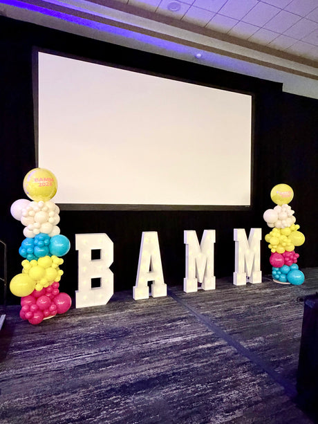 Conference balloon columns illustrating a freestanding decor option